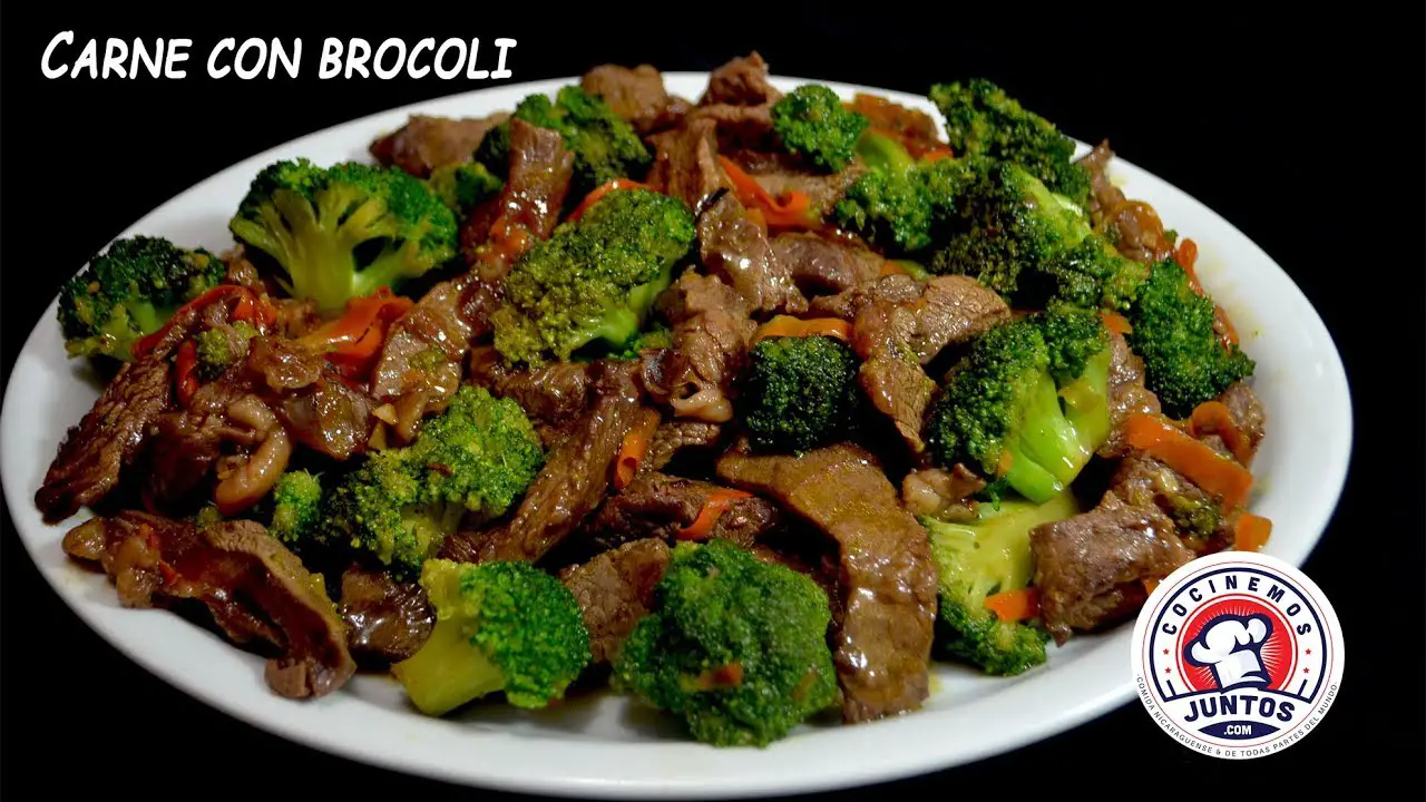 Carne con brócoli chino